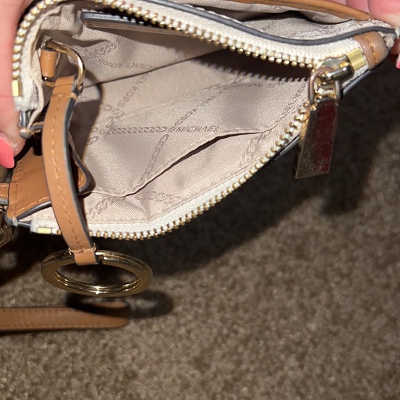 Michael Kors Wallet - Picture 4 of 5